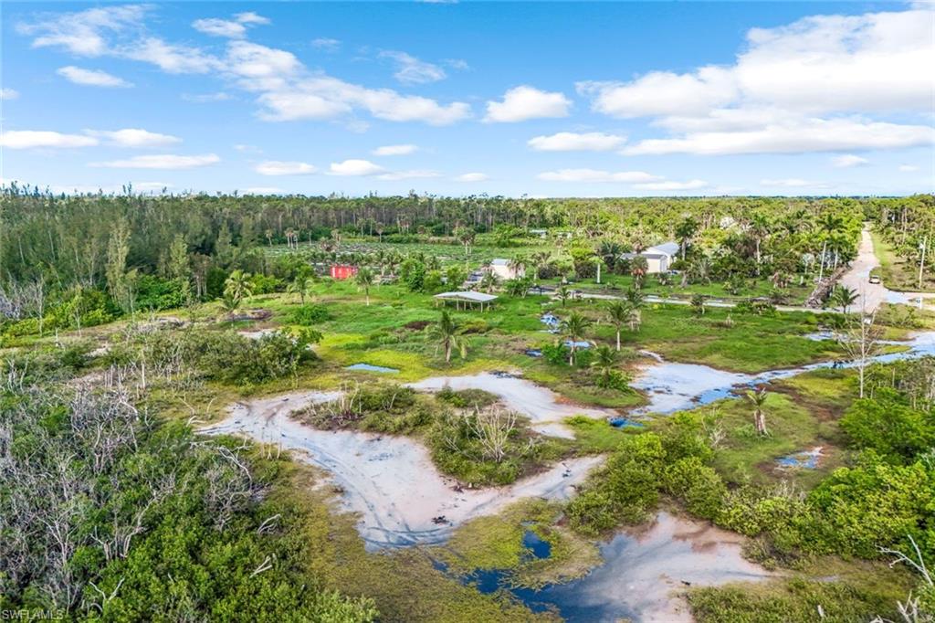 ACREAGE - Land