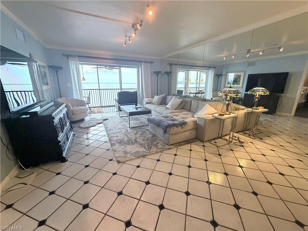 NORTH SHORE PLACE - Residential Lease