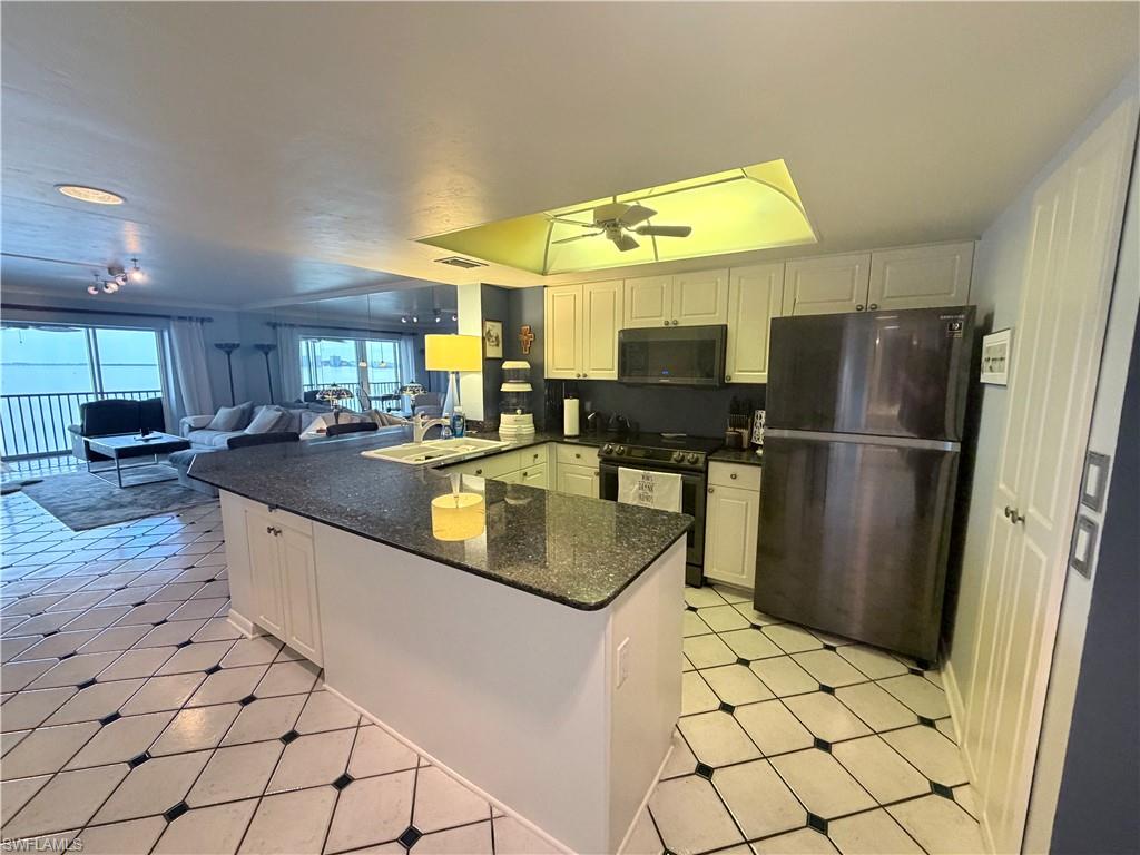 NORTH SHORE PLACE - Residential Lease