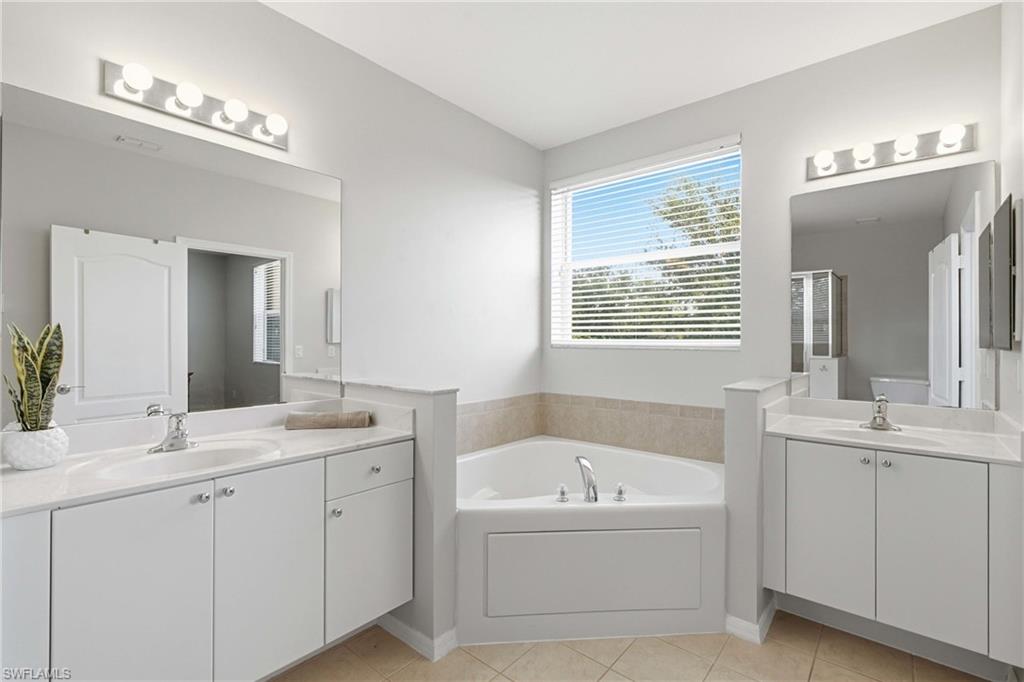 CORAL LAKES - Residential