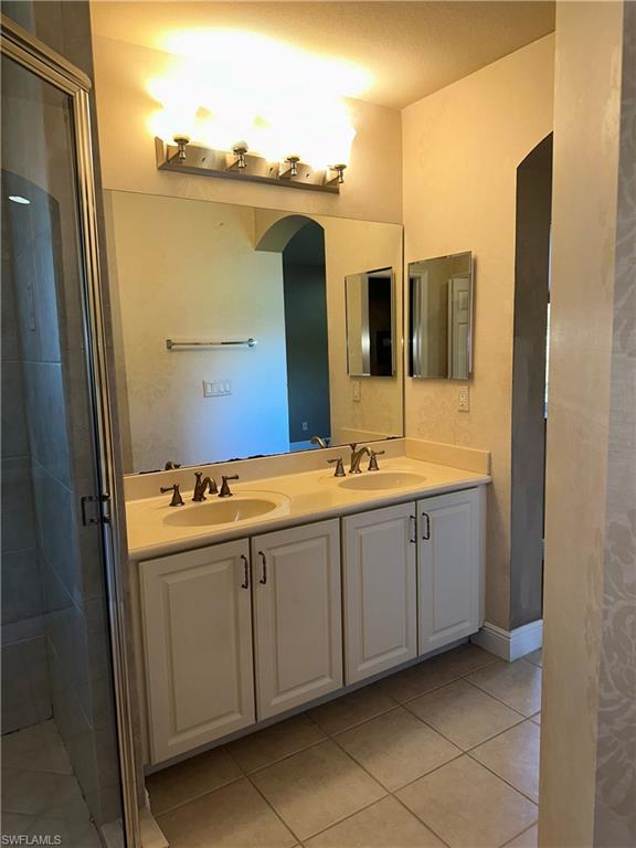 BELLA VIDA - Residential Lease