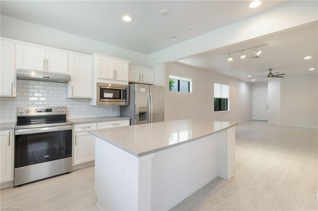 CORKSCREW SHORES - Residential