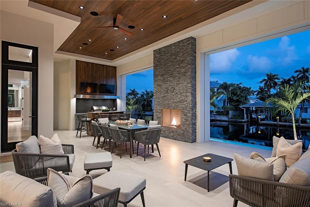 AQUALANE SHORES - Residential