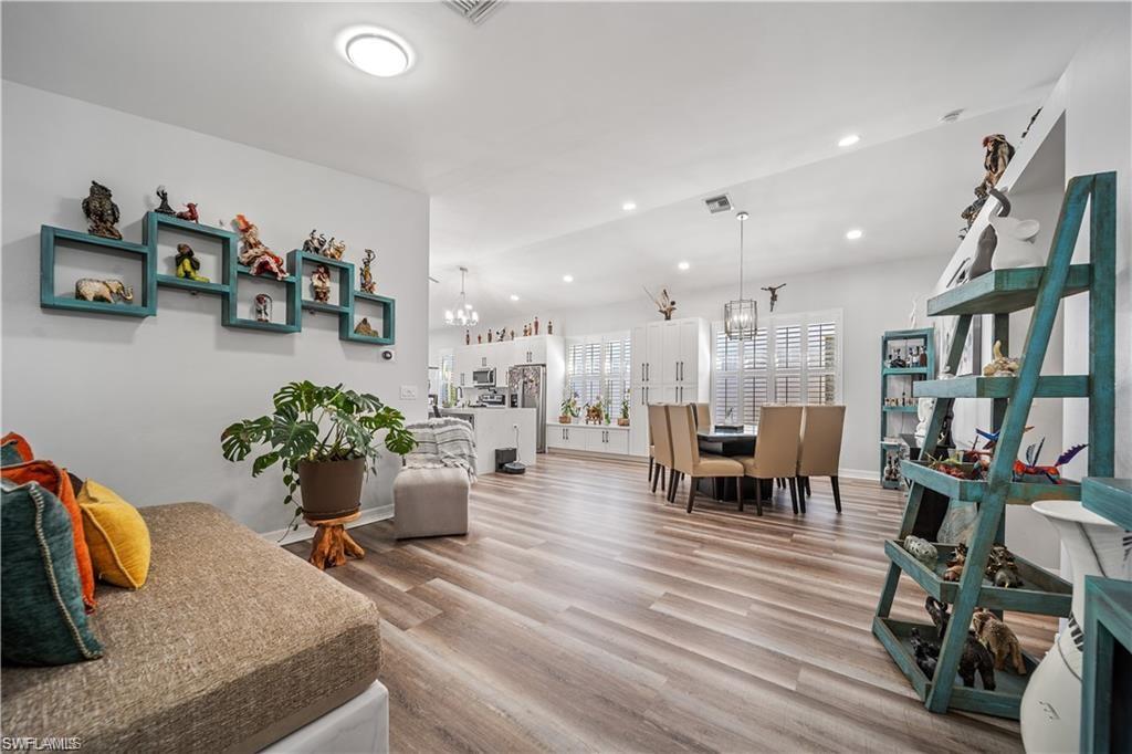 SATURNIA LAKES - Residential Lease