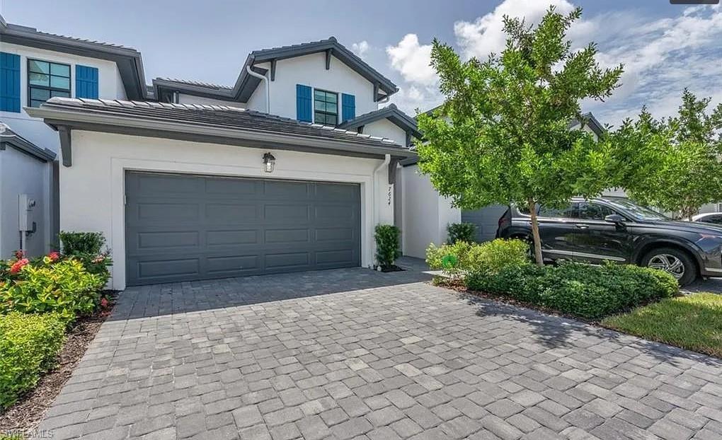 VANDERBILT RESERVE - Residential Lease