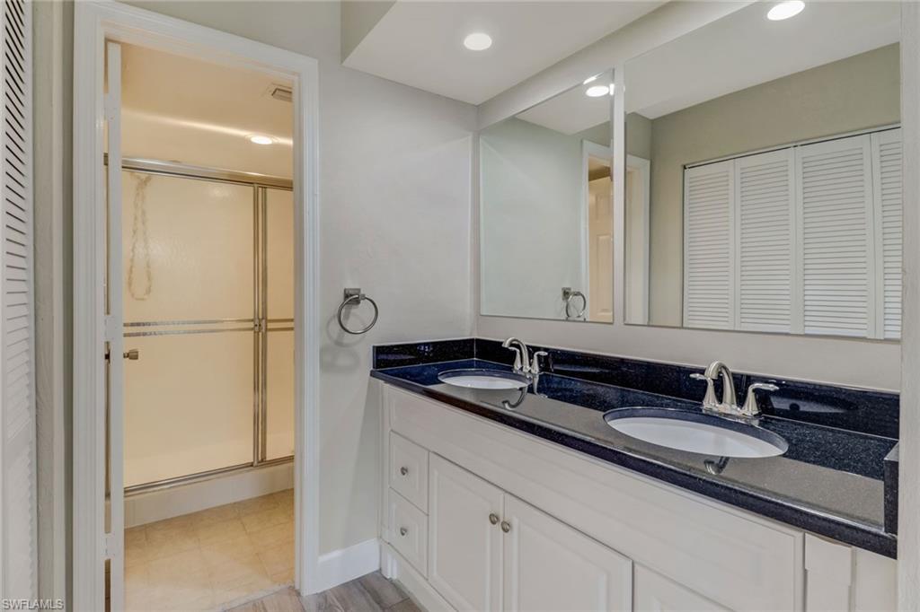 REGENCY WOODS - Residential