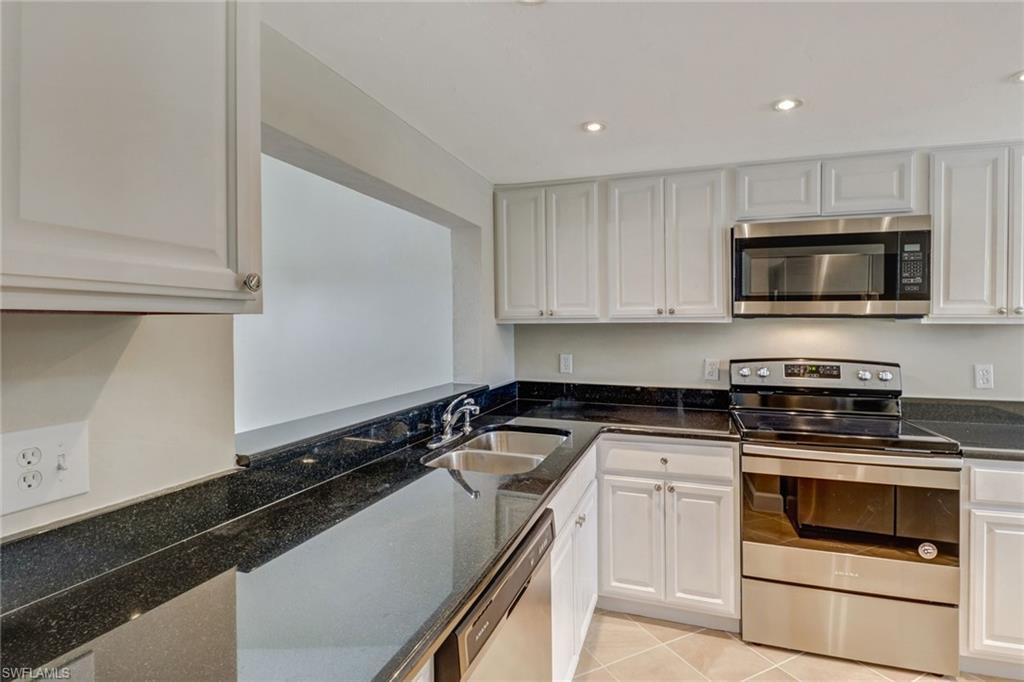 REGENCY WOODS - Residential