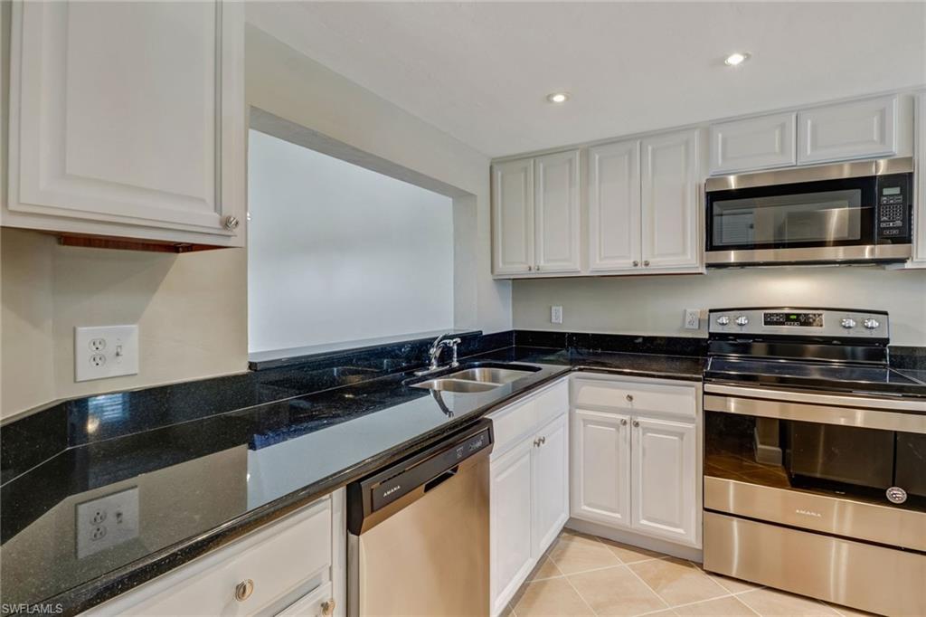 REGENCY WOODS - Residential