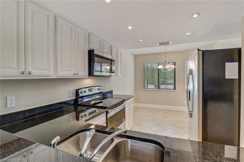 REGENCY WOODS - Residential