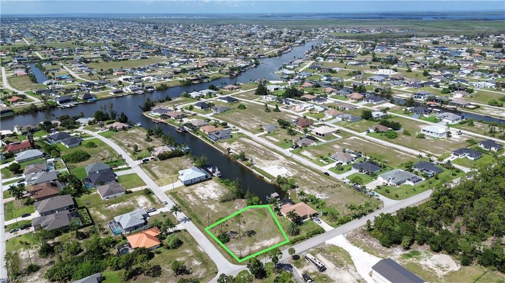CAPE CORAL - Land