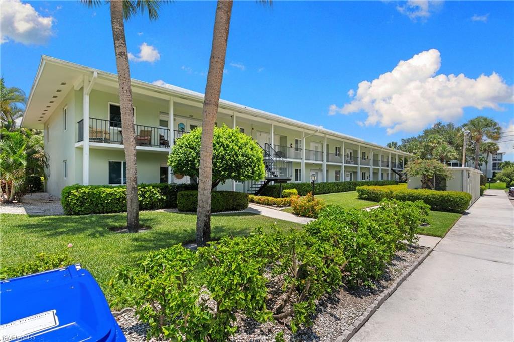 DOLPHIN CLUB - Residential Lease
