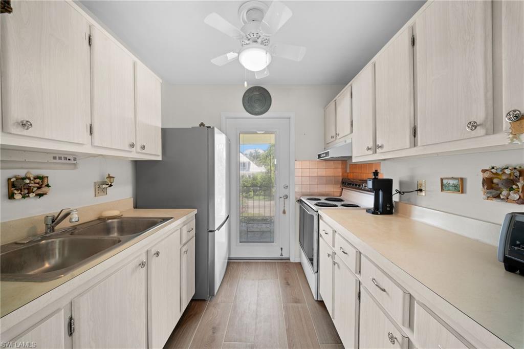 DOLPHIN CLUB - Residential Lease