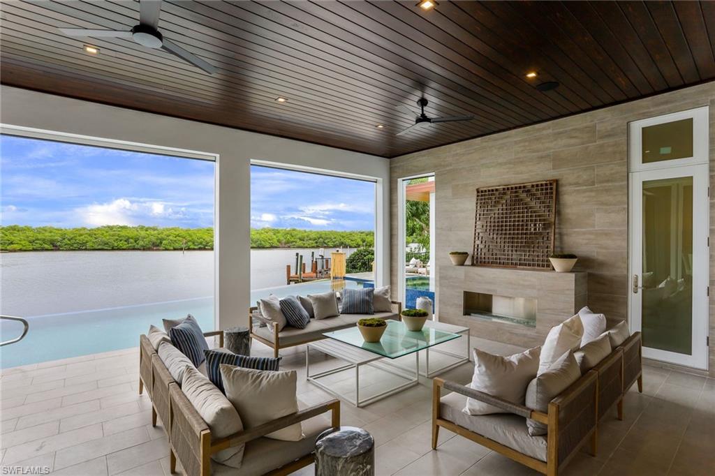 ROYAL HARBOR - Residential