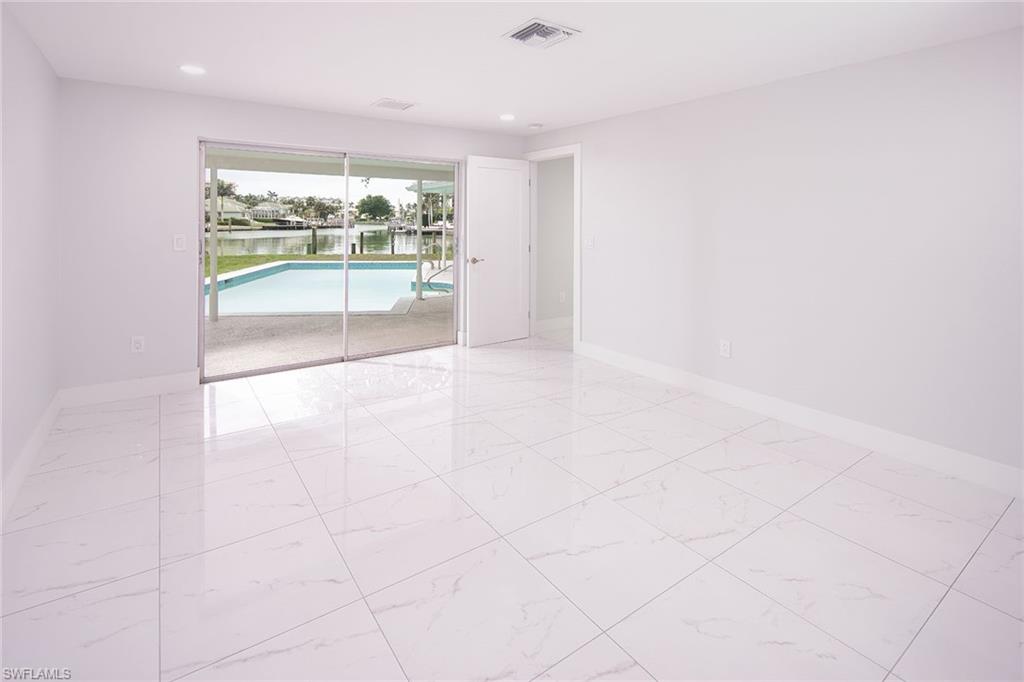 MOORINGS - Residential
