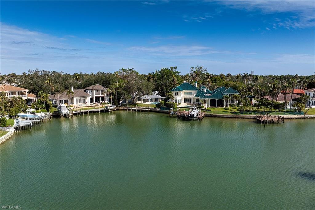 MOORINGS - Residential
