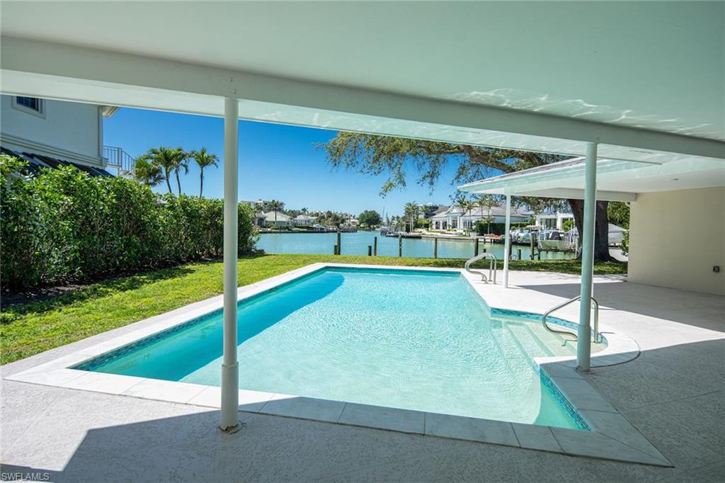 MOORINGS - Residential