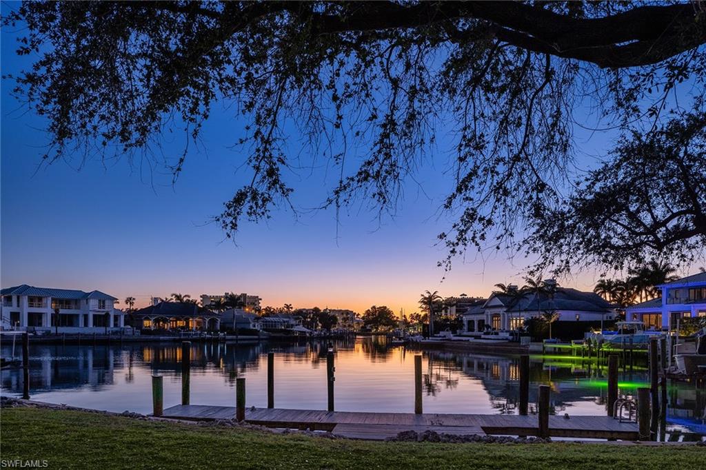 MOORINGS - Residential