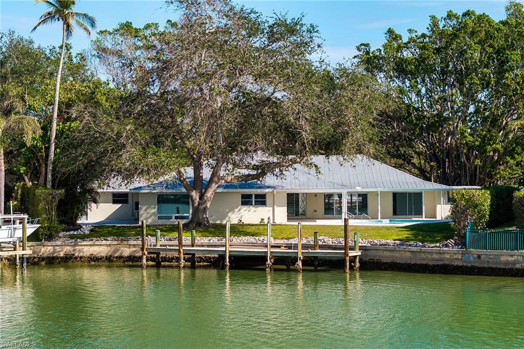 MOORINGS - Residential
