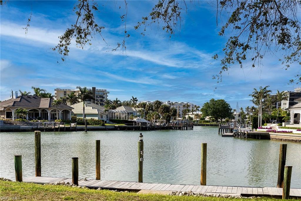 MOORINGS - Residential