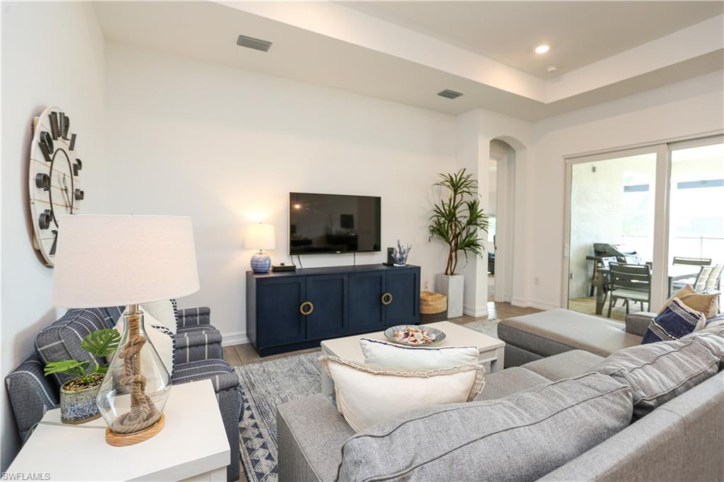 SUTTON CAY - Residential Lease