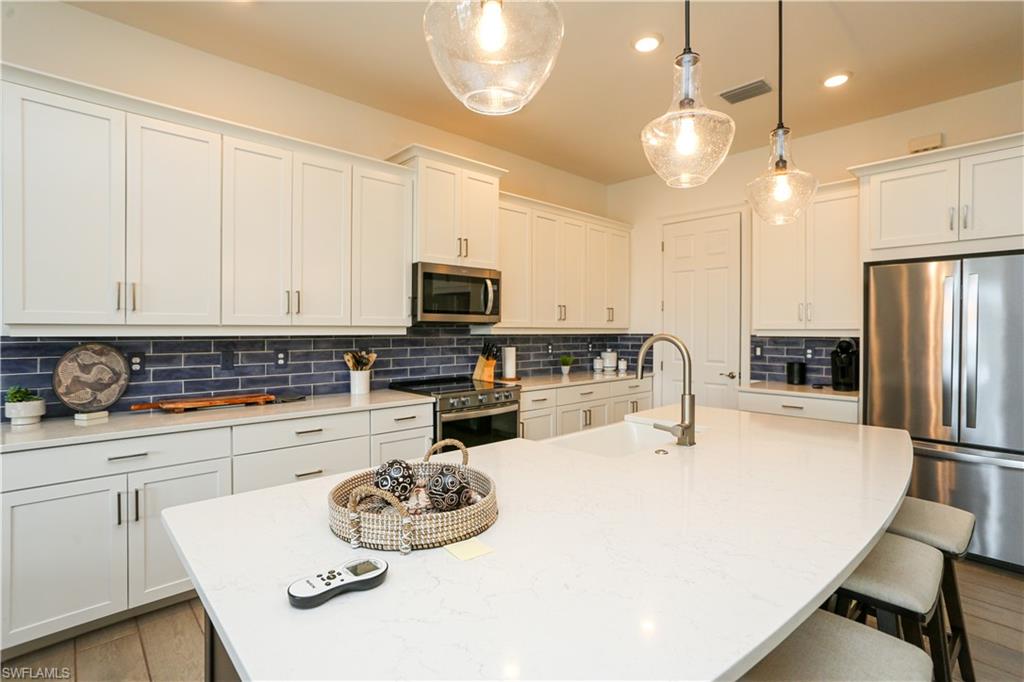 SUTTON CAY - Residential Lease