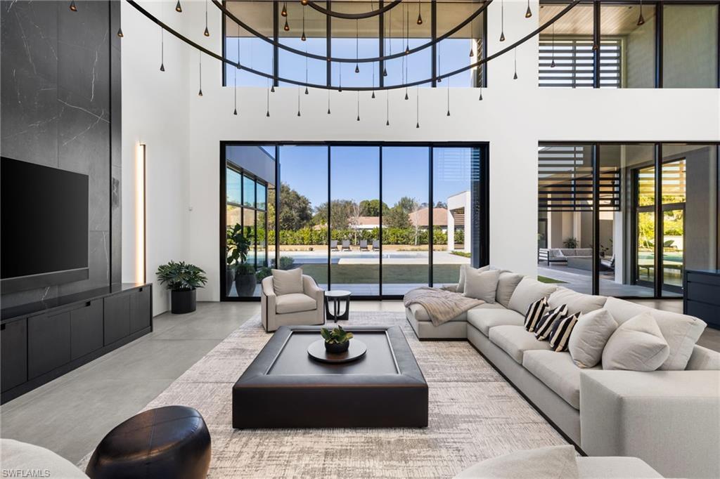 PINE RIDGE - Residential