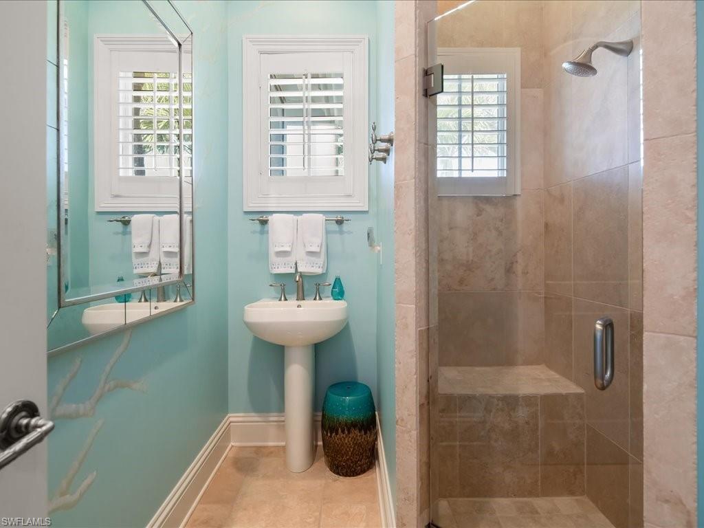 AQUALANE SHORES - Residential