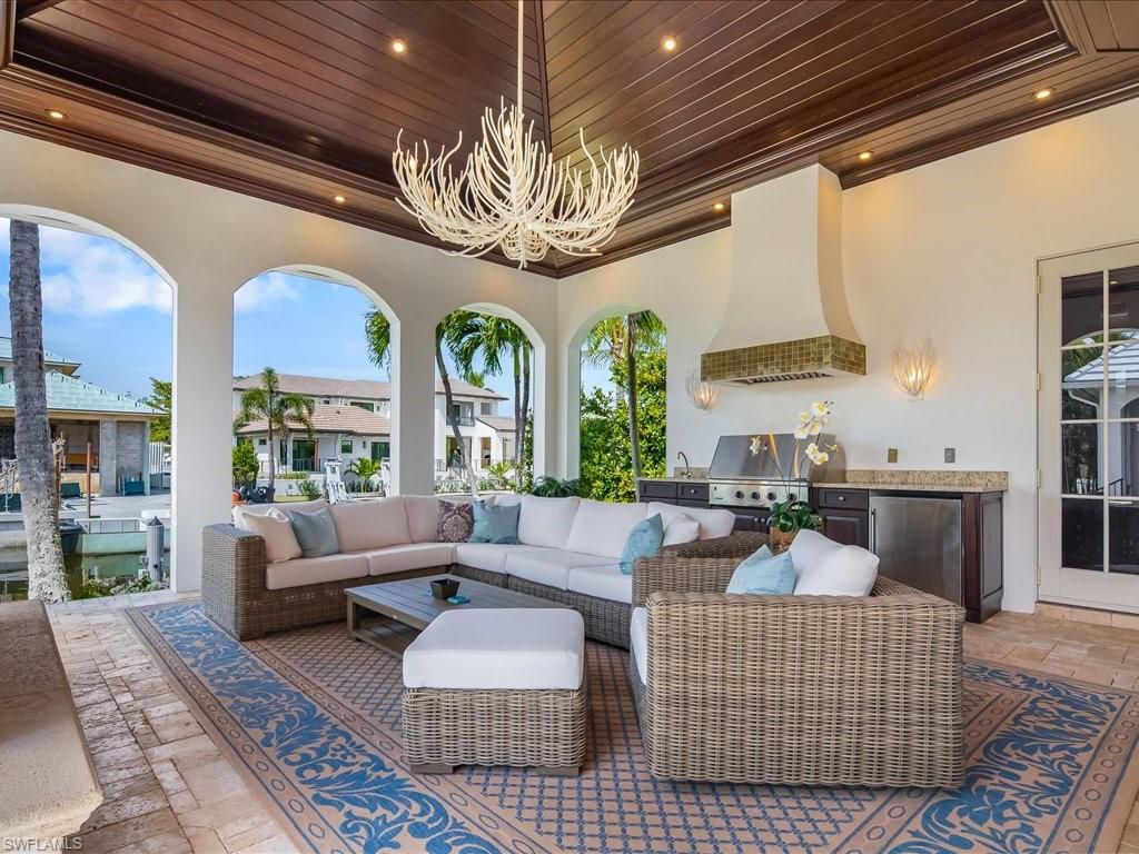 AQUALANE SHORES - Residential