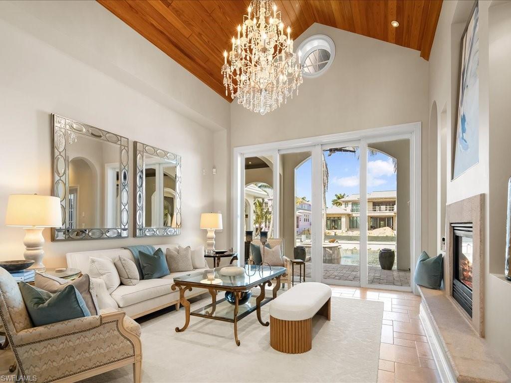 AQUALANE SHORES - Residential