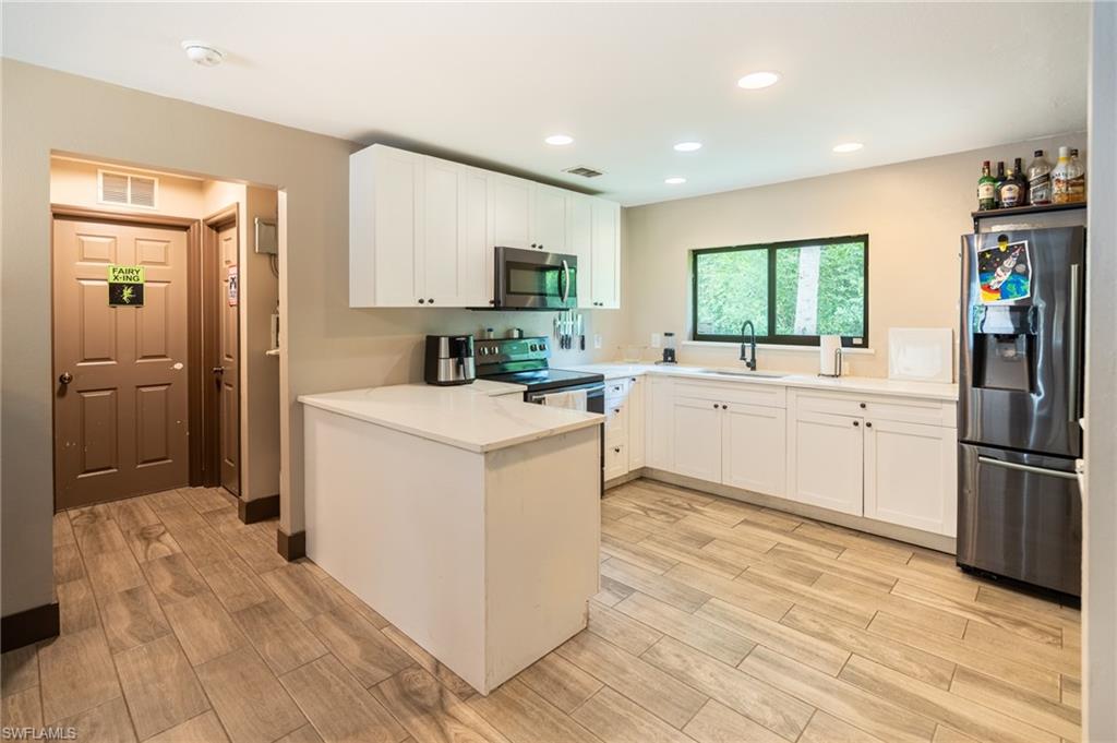 GOLDEN GATE ESTATES - Residential