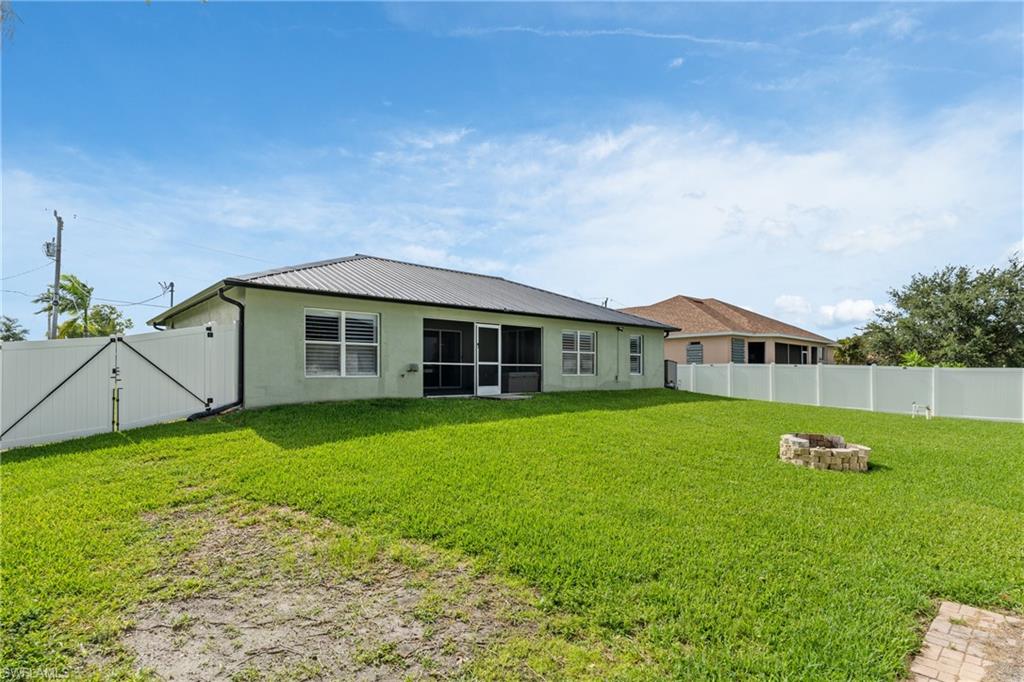 CAPE CORAL - Residential