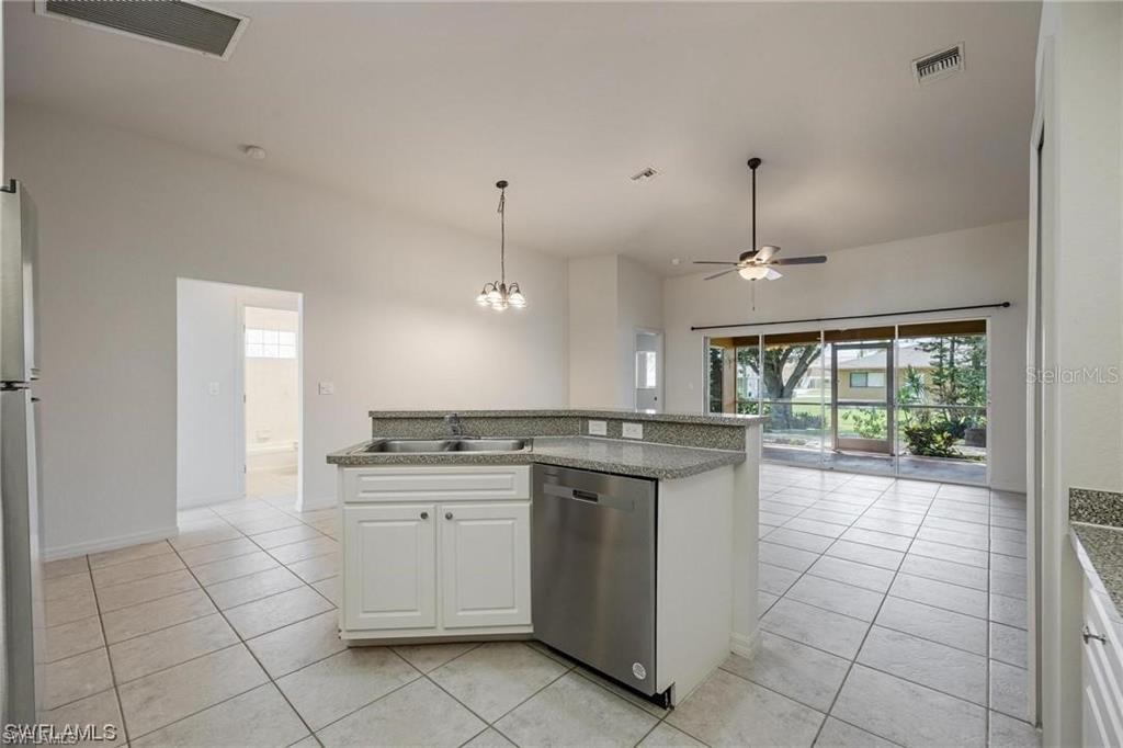 CAPE CORAL - Residential Lease