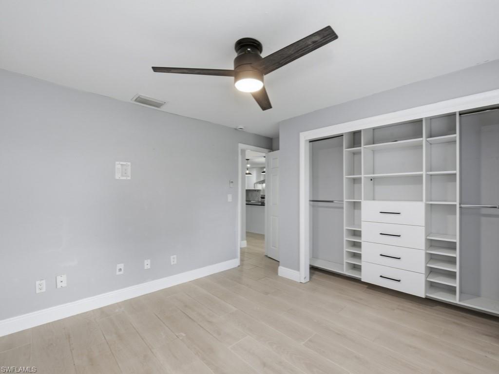 NAPLES VILLAS - Residential Income
