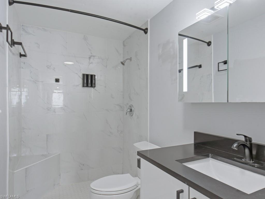 NAPLES VILLAS - Residential Income