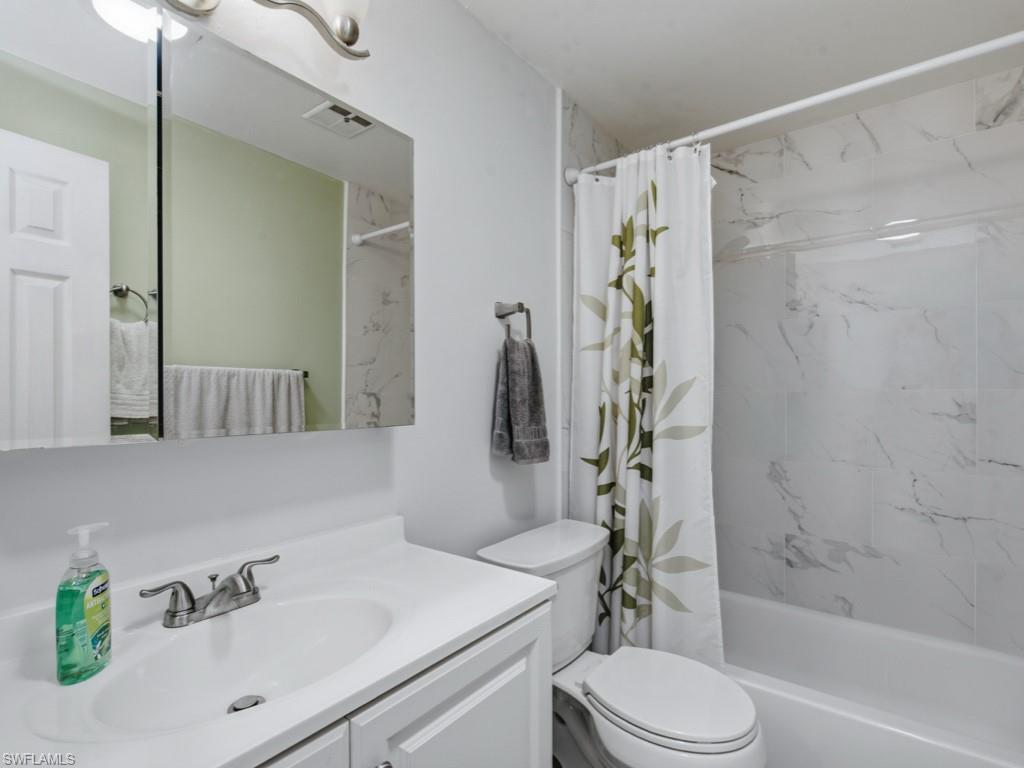 NAPLES VILLAS - Residential Income