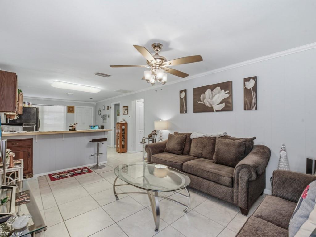 NAPLES VILLAS - Residential Income