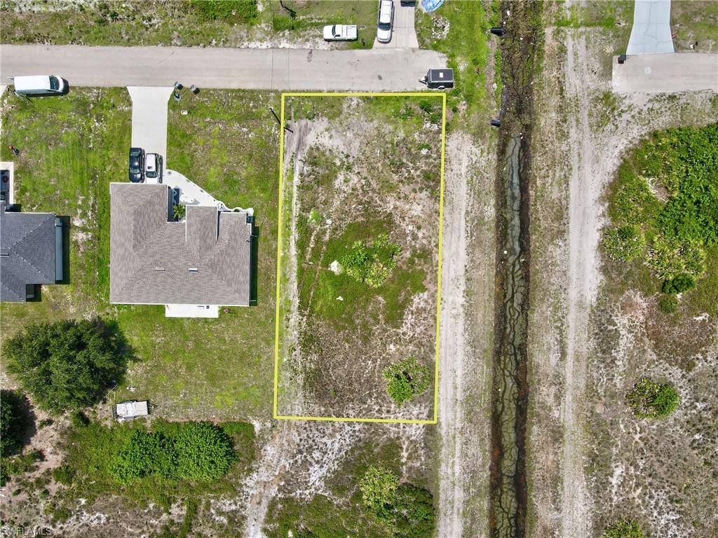 Looking to expand your investment portfolio? Look no further and make this one land yours today. This vacant land located in one of the most fast-growing areas in Lehigh Acres, offers not only location but a great opportunity to build your new construction. Bring your offers today!