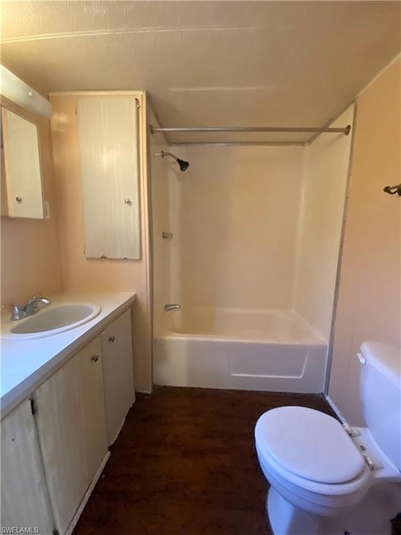 SUNCOAST ESTATES UNREC - Residential Lease