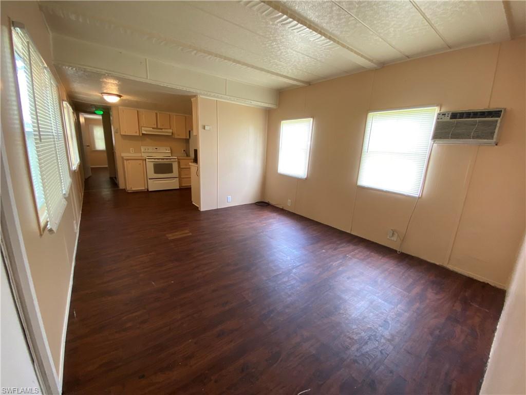 SUNCOAST ESTATES UNREC - Residential Lease