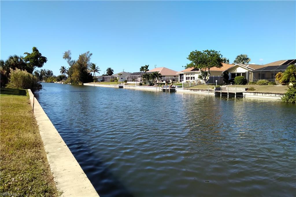 CAPE CORAL - Land