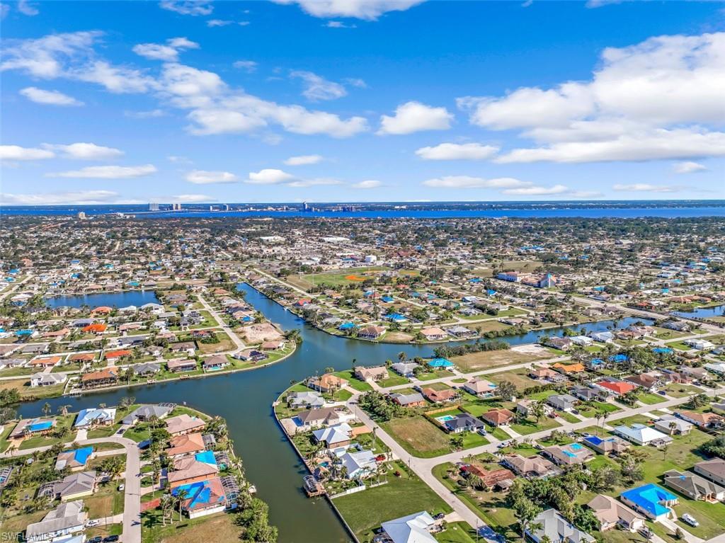 CAPE CORAL - Land