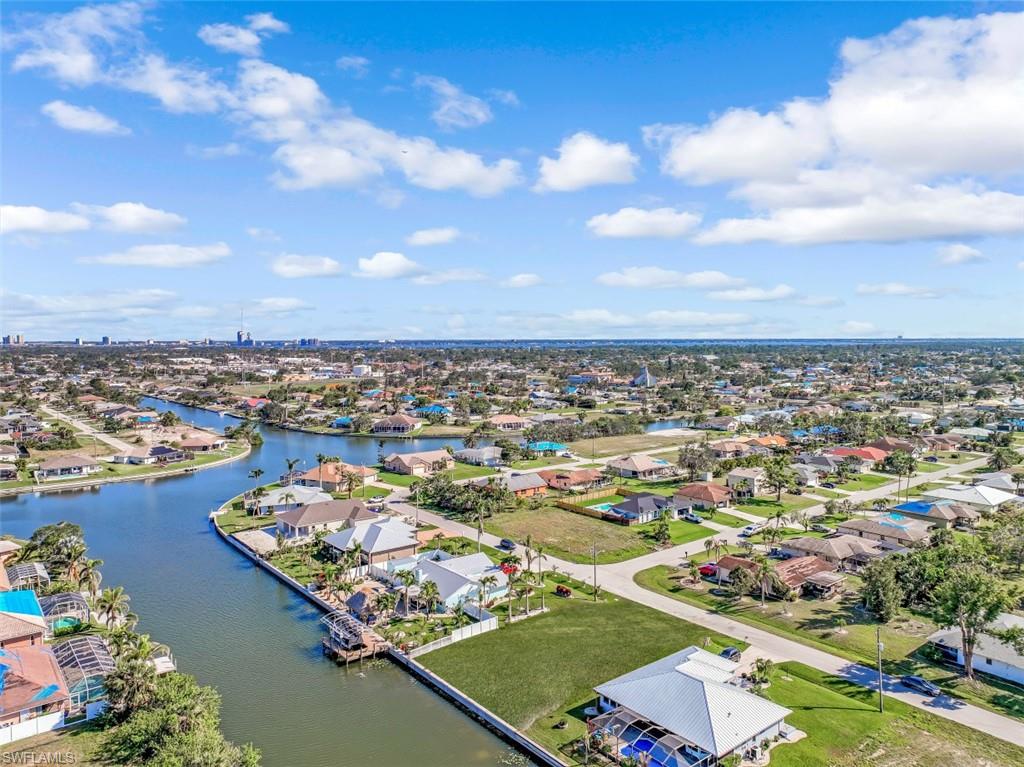CAPE CORAL - Land