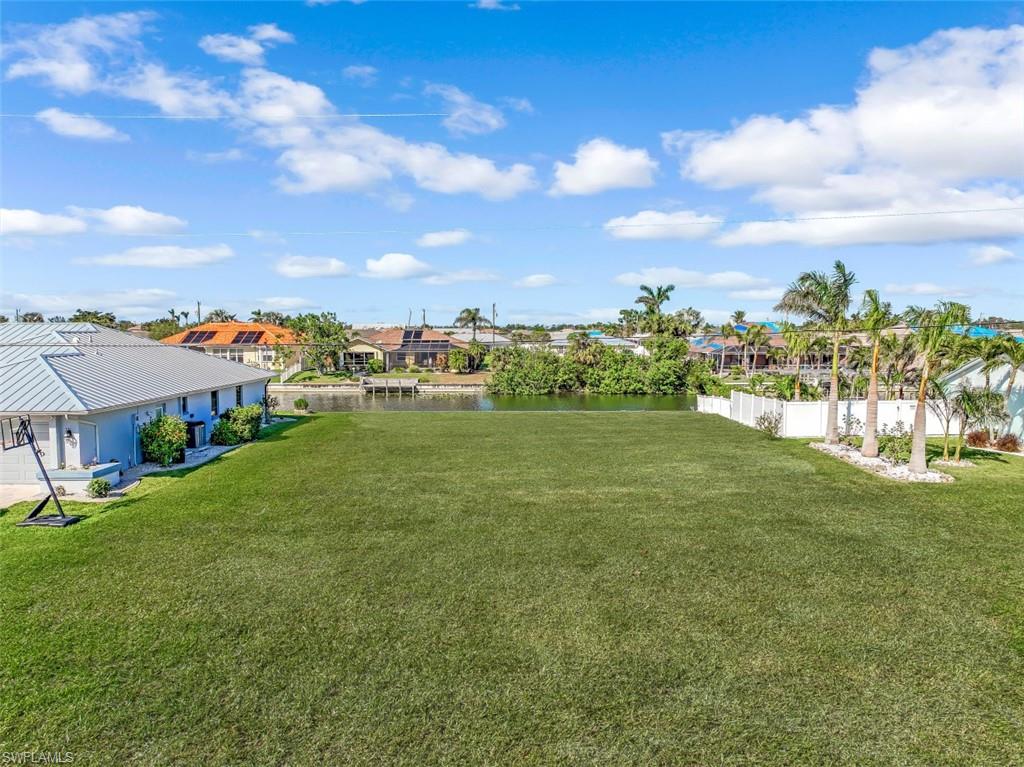 CAPE CORAL - Land