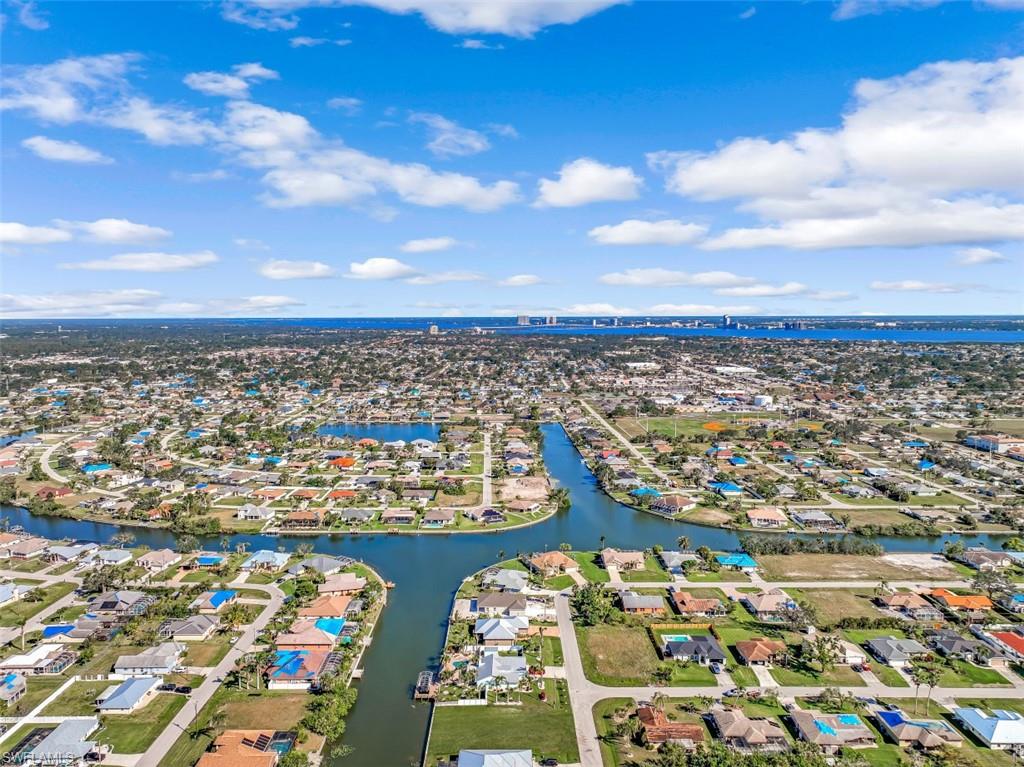CAPE CORAL - Land