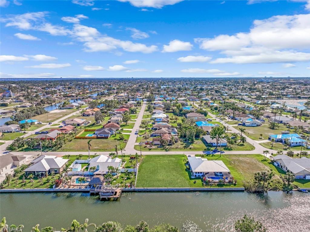 CAPE CORAL - Land
