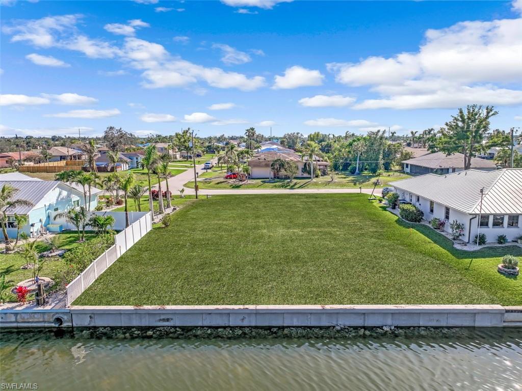 CAPE CORAL - Land