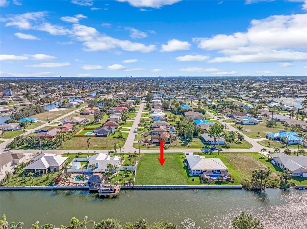 CAPE CORAL - Land