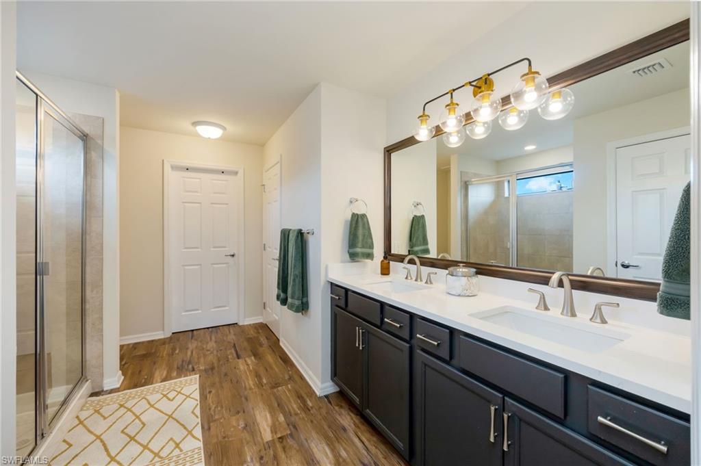 AVERY SQUARE - Residential