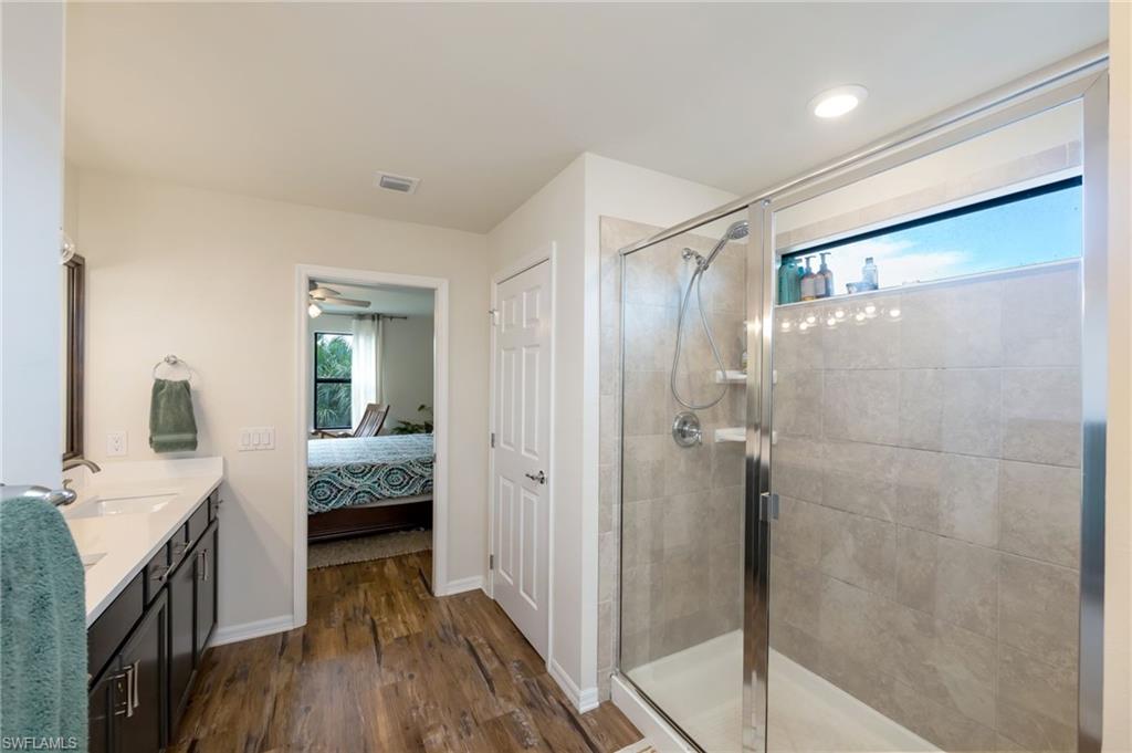 AVERY SQUARE - Residential