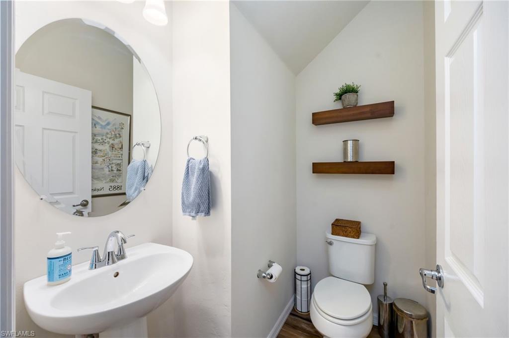 AVERY SQUARE - Residential